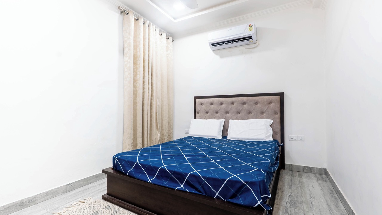 Photo of Bedroom in Taj Ganj