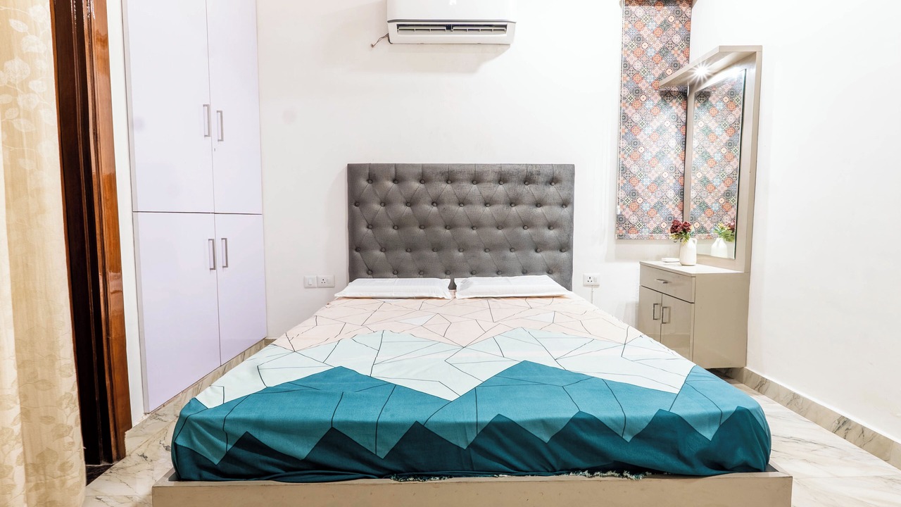 Photo of Bedroom in Taj Ganj