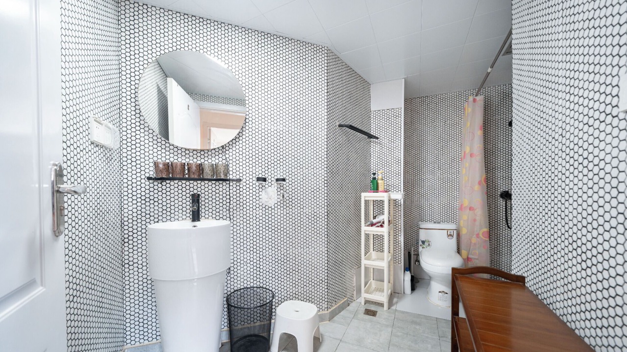 Photo of Bathroom in Jing'an