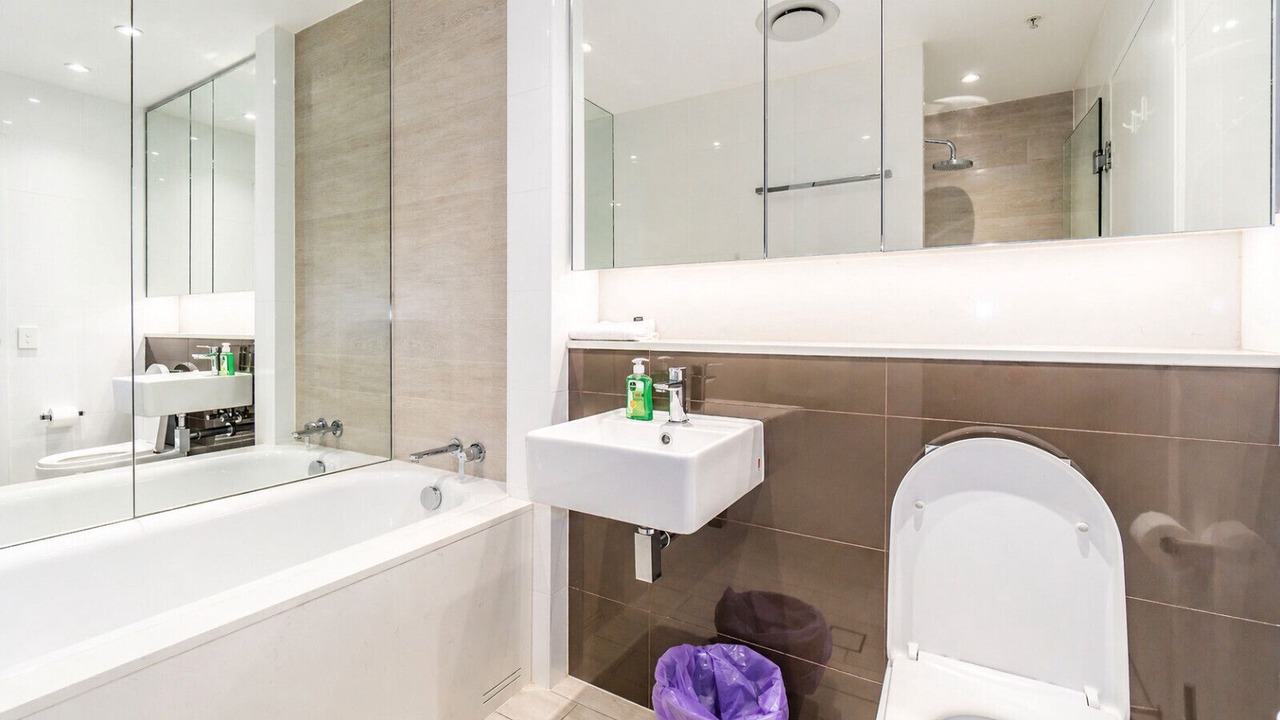 Photo of Bathroom in Mascot