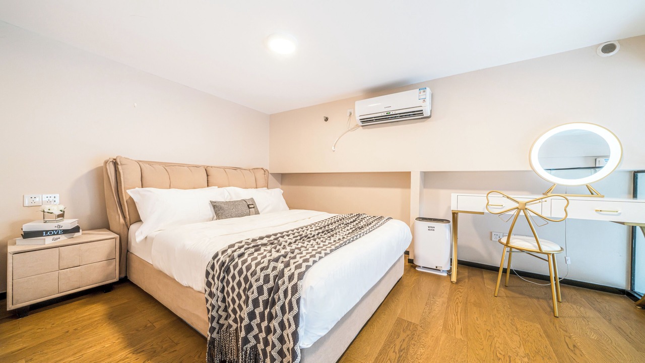 Photo of Bedroom in Huaqiang North