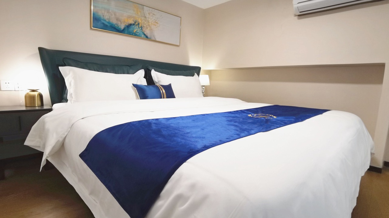 Photo of Bedroom in Huaqiang North