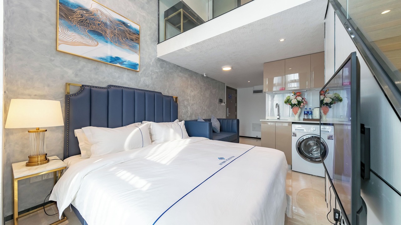 Photo of Bedroom in Huaqiang North
