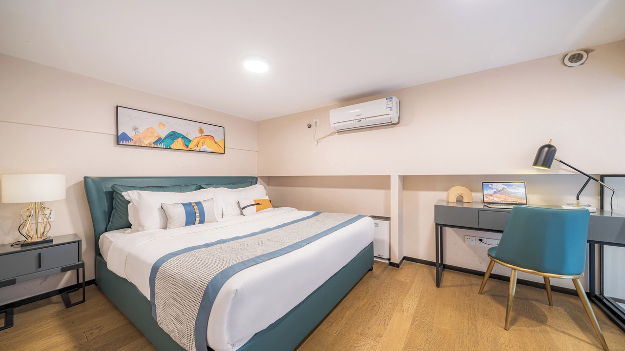 Photo of Bedroom in Huaqiang North