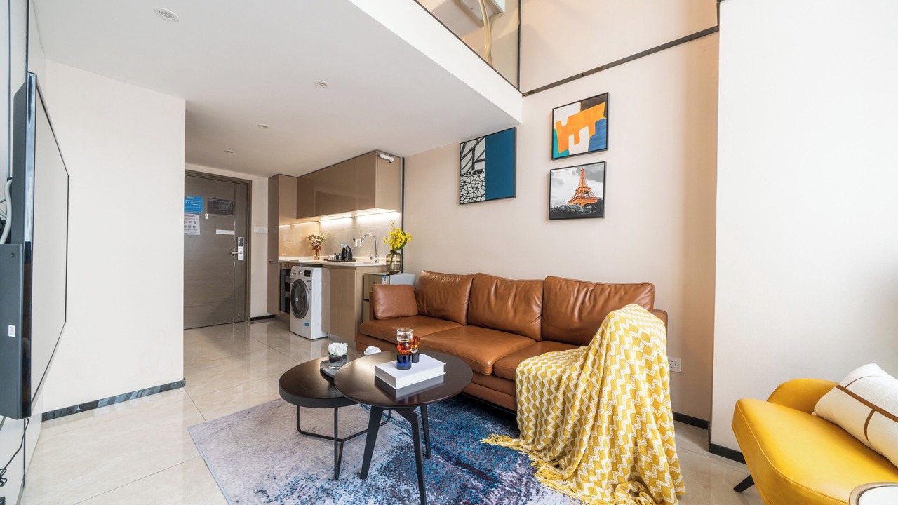 Photo of Livingroom in Huaqiang North