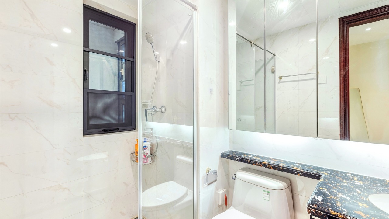 Photo of Bathroom in Yanta Qu