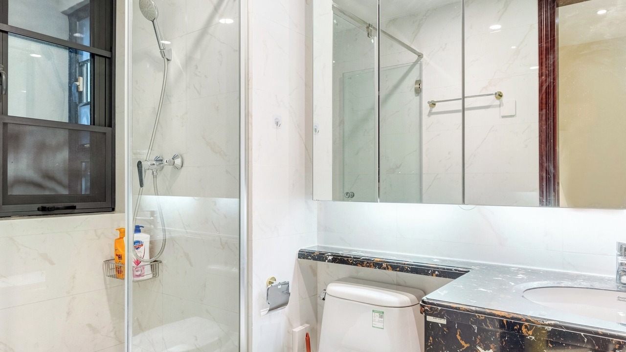 Photo of Bathroom in Yanta Qu