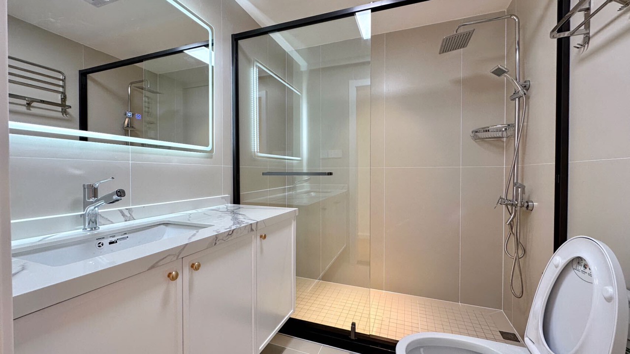 Photo of Bathroom in Downtown Shanghai