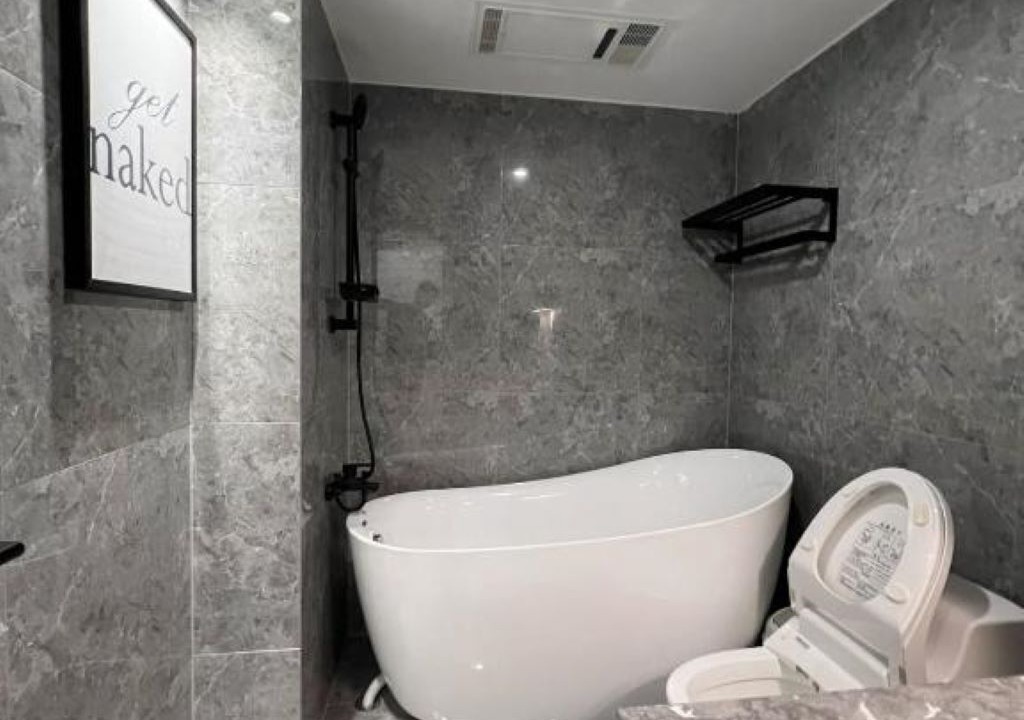 Photo of Bathroom in Jing'an
