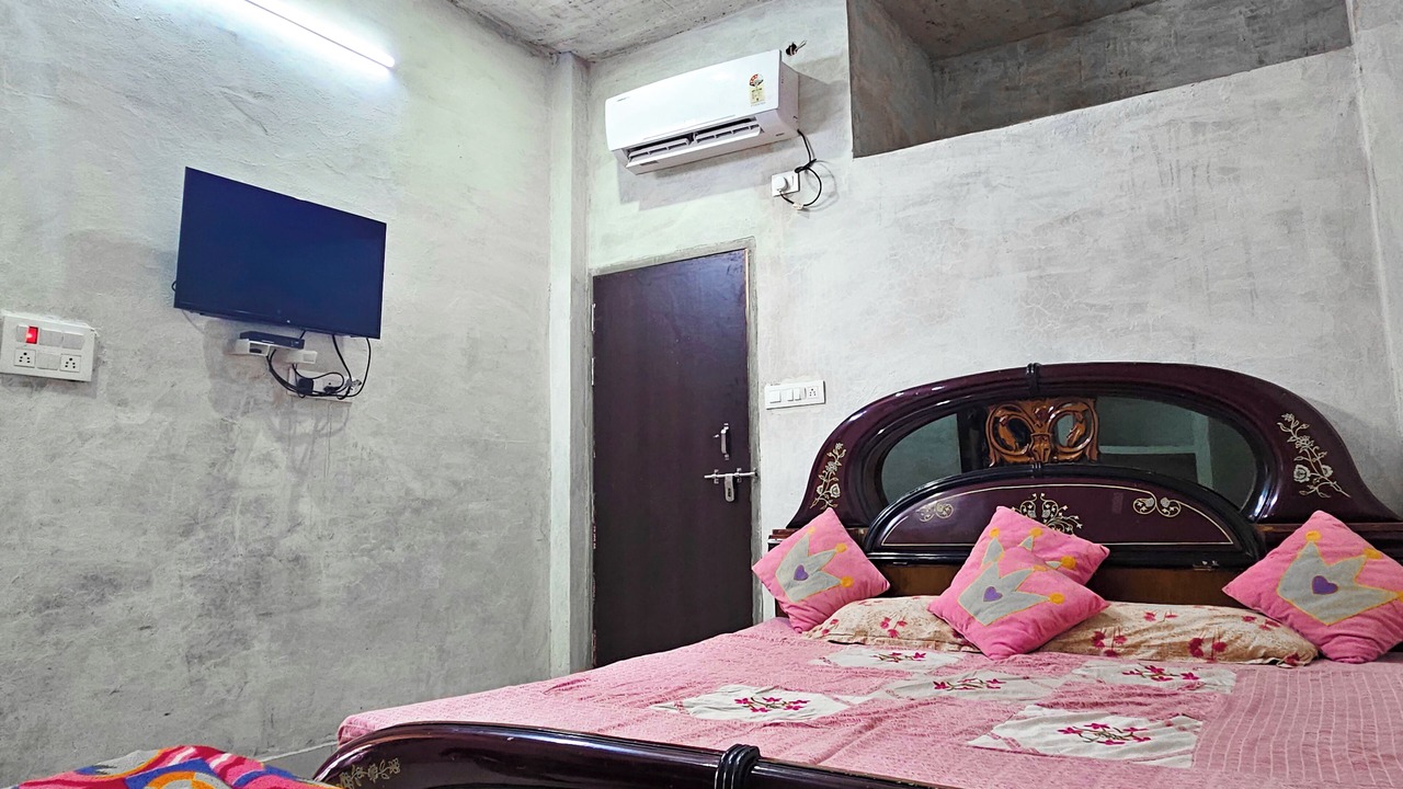 Photo of Bedroom in Mathura