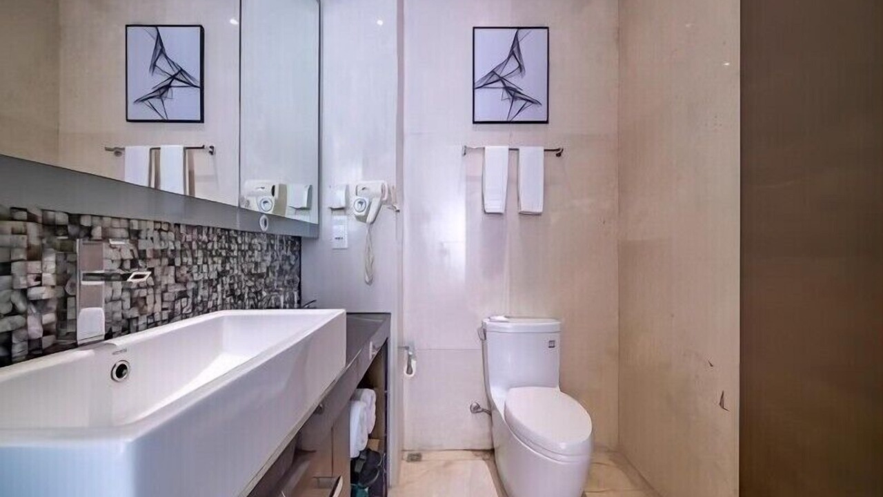 Photo of Bathroom in Guangzhou Central Business District