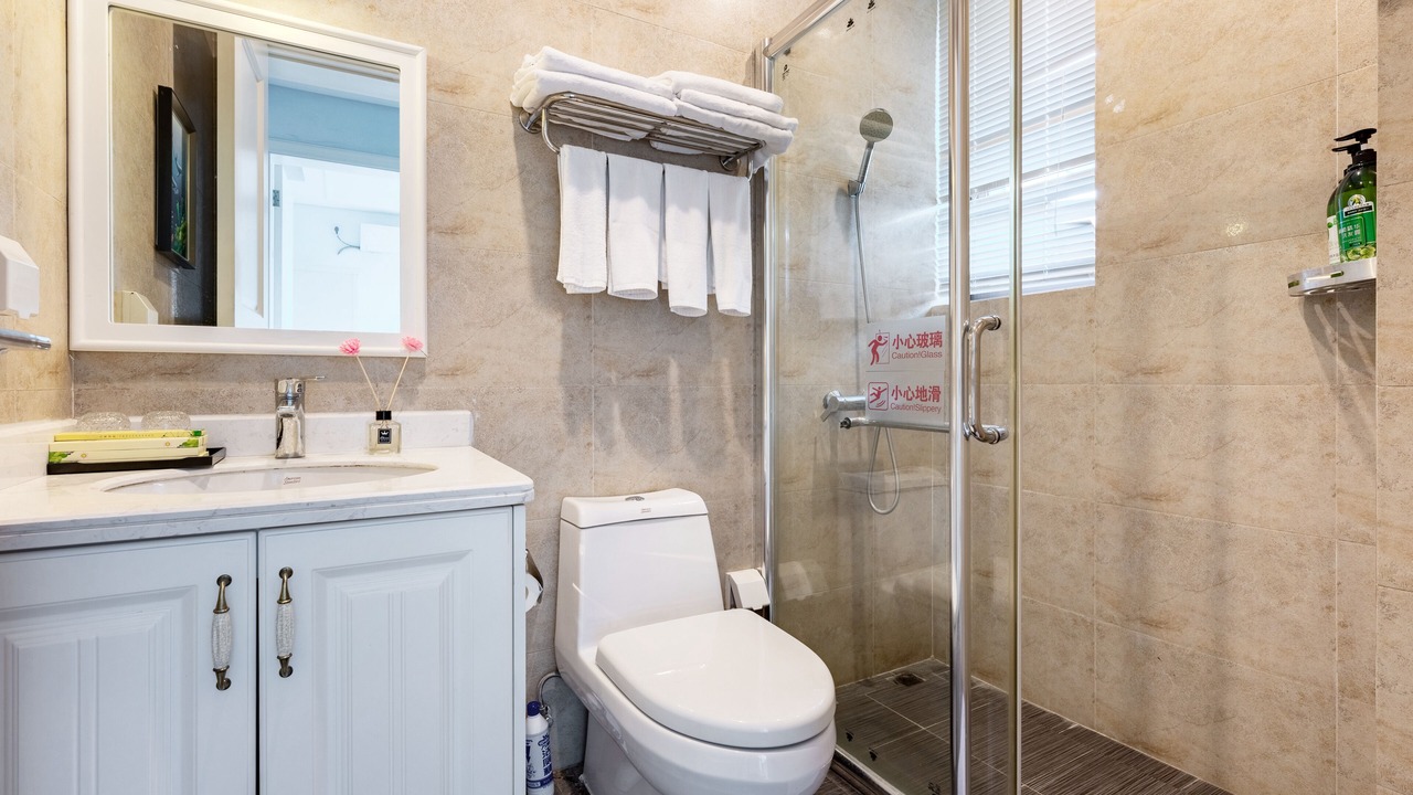 Photo of Bathroom in Henghe Street