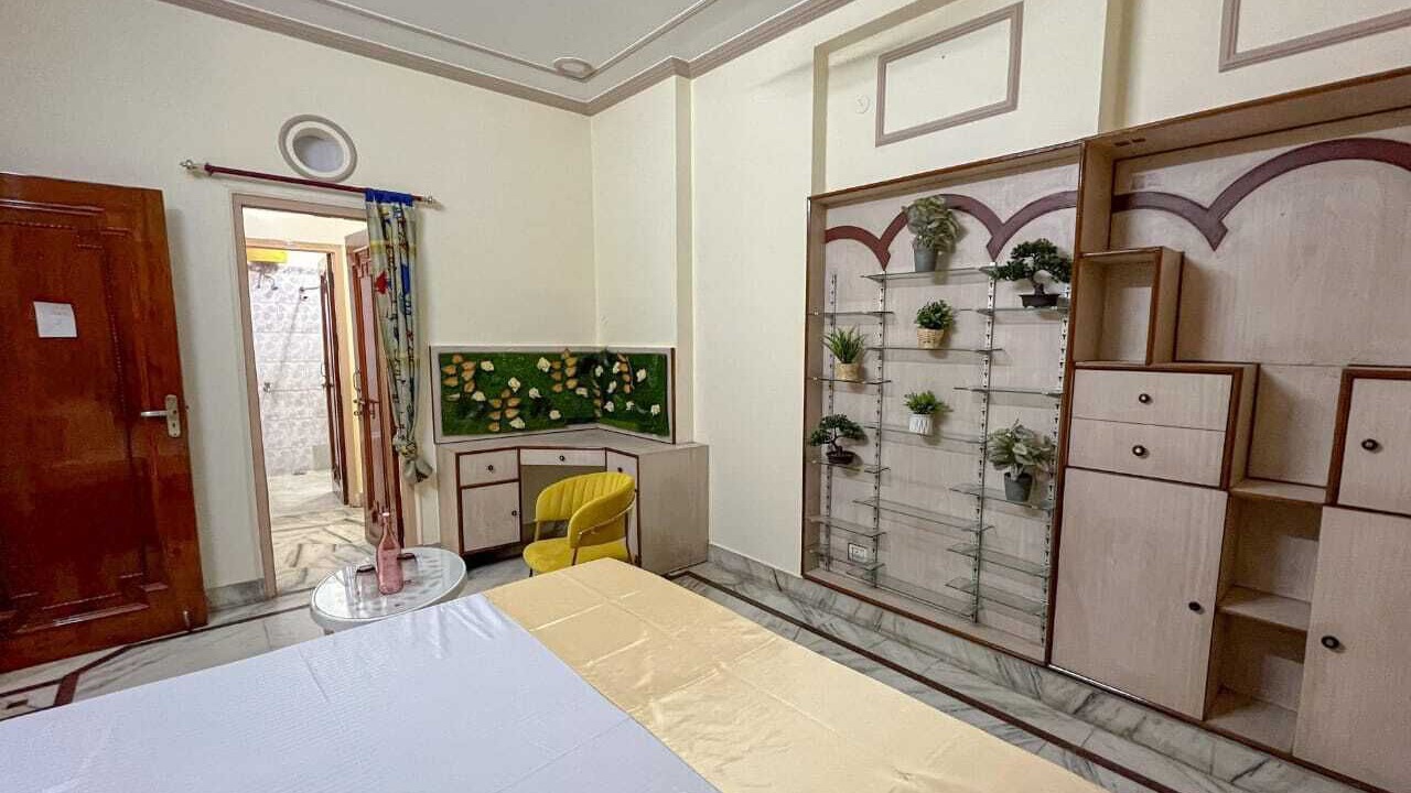 Photo of Bedroom in Mahmoorganj