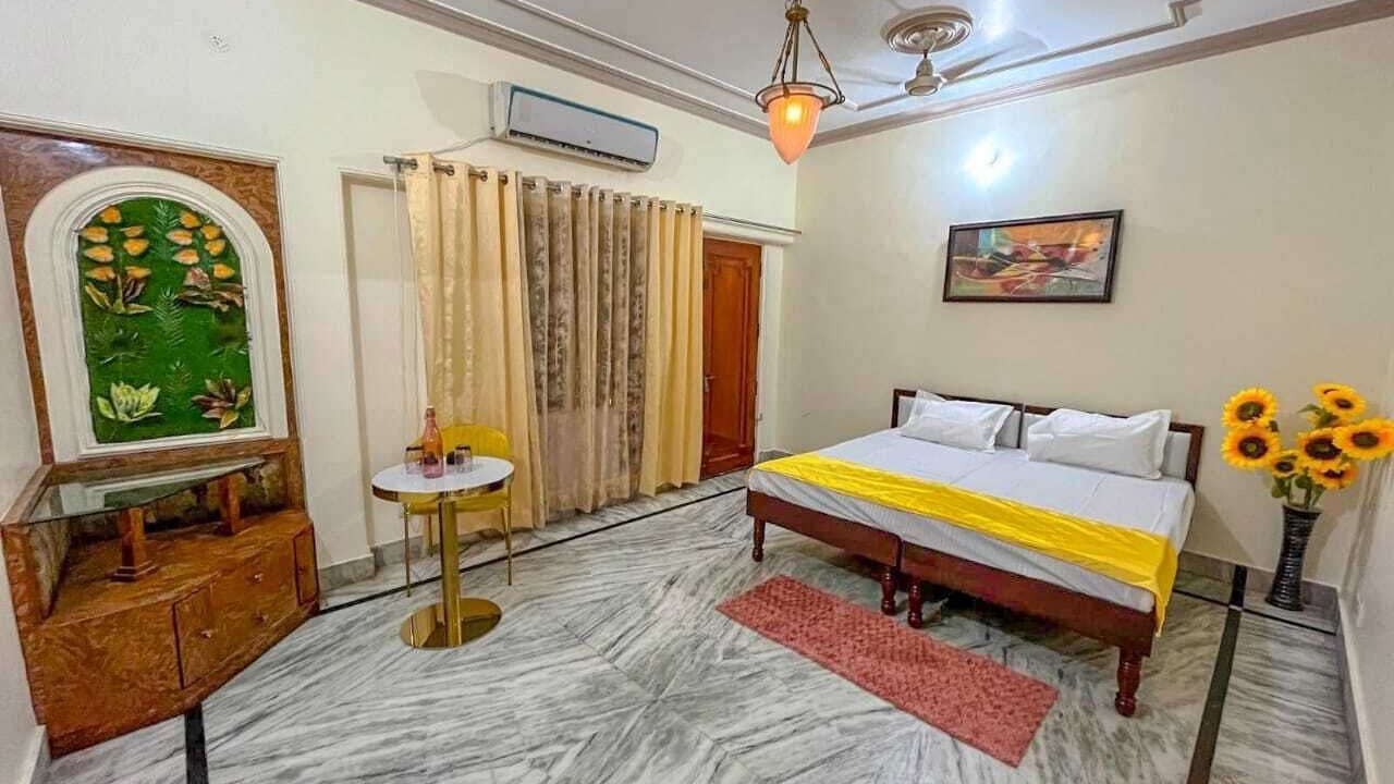 Photo of Bedroom in Mahmoorganj