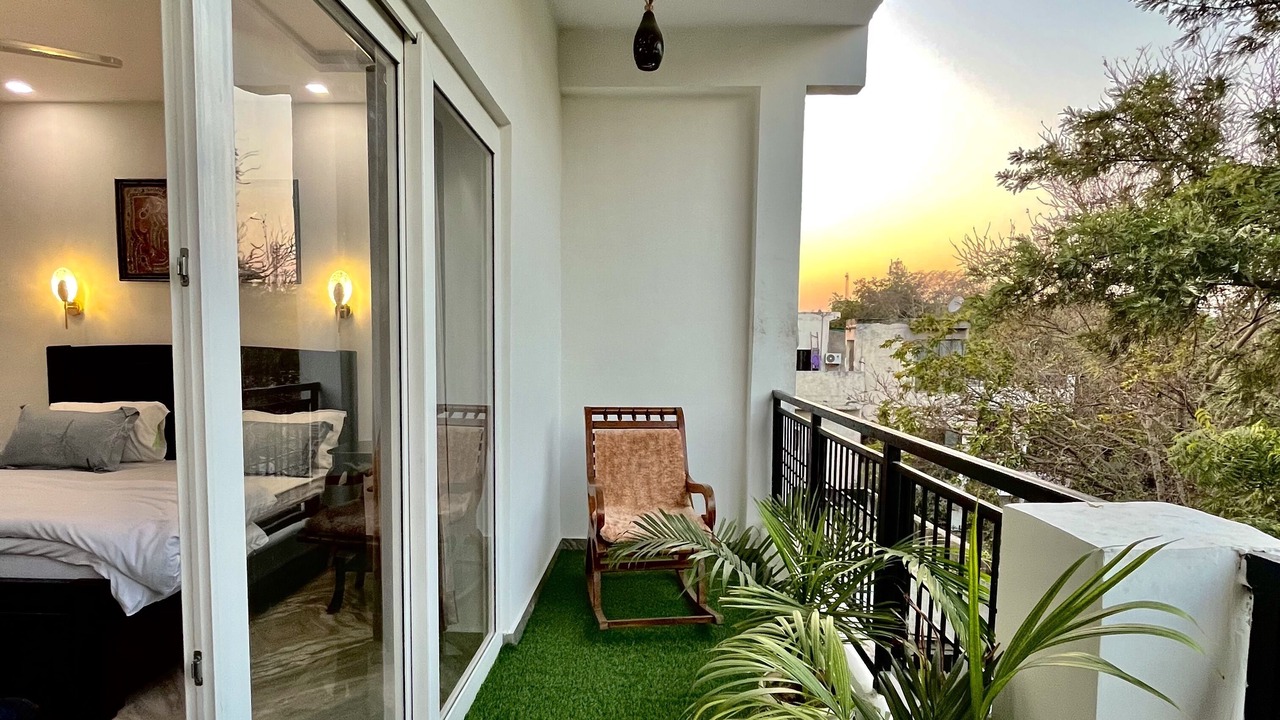 Photo of Patio Balcony in Taj Ganj
