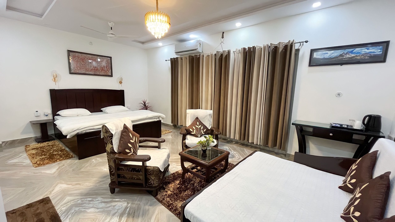 Photo of Bedroom in Taj Ganj