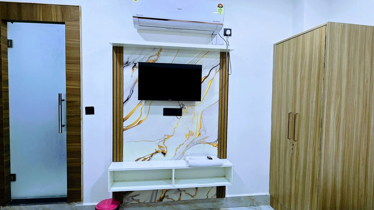Photo of Bedroom in Mathura