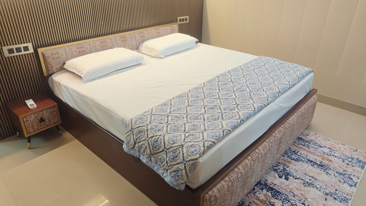 Photo of Bedroom in Taj Ganj