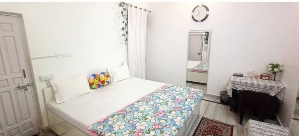 Photo of Bedroom in Indira Nagar