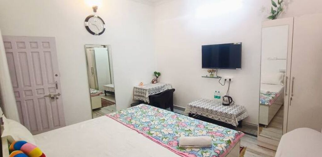 Photo of Bedroom in Indira Nagar