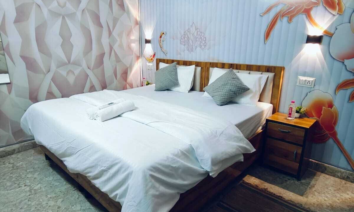 Photo of Bedroom in Taj Ganj
