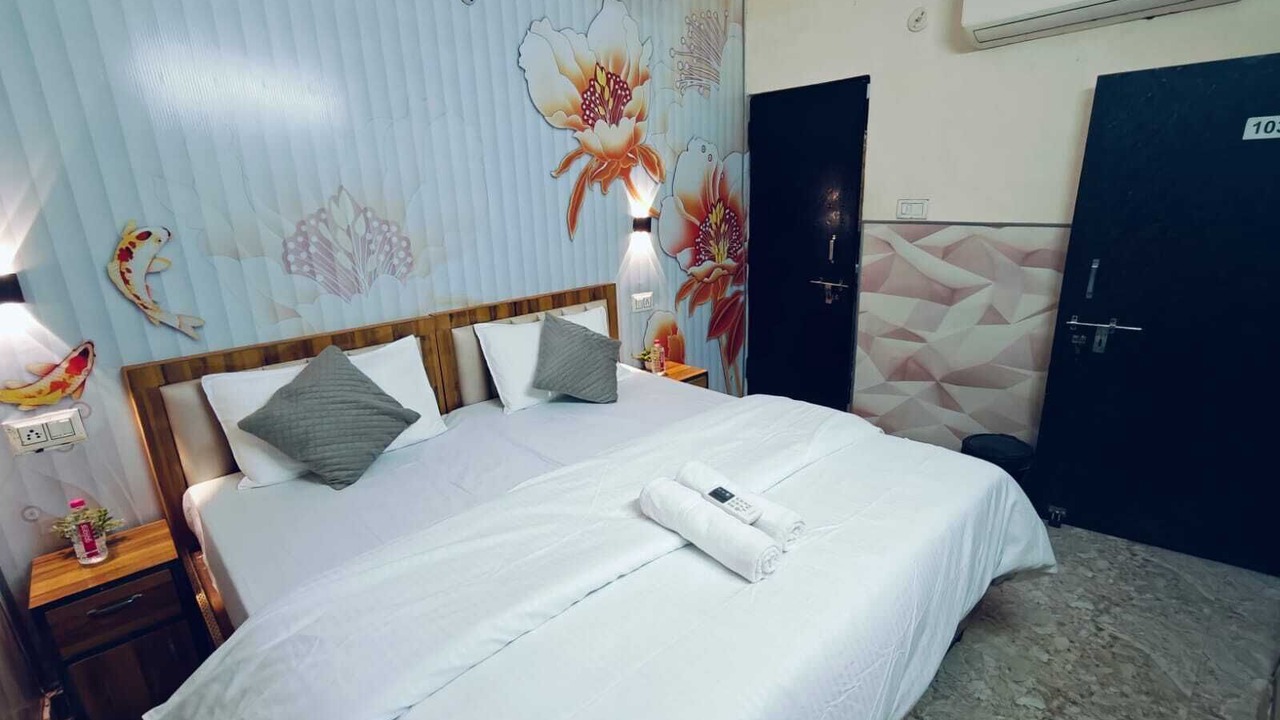 Photo of Bedroom in Taj Ganj