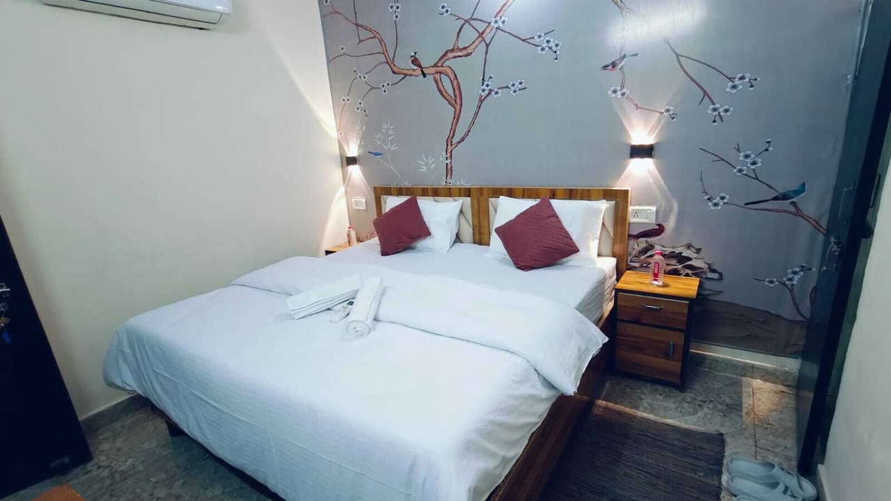 Photo of Bedroom in Taj Ganj