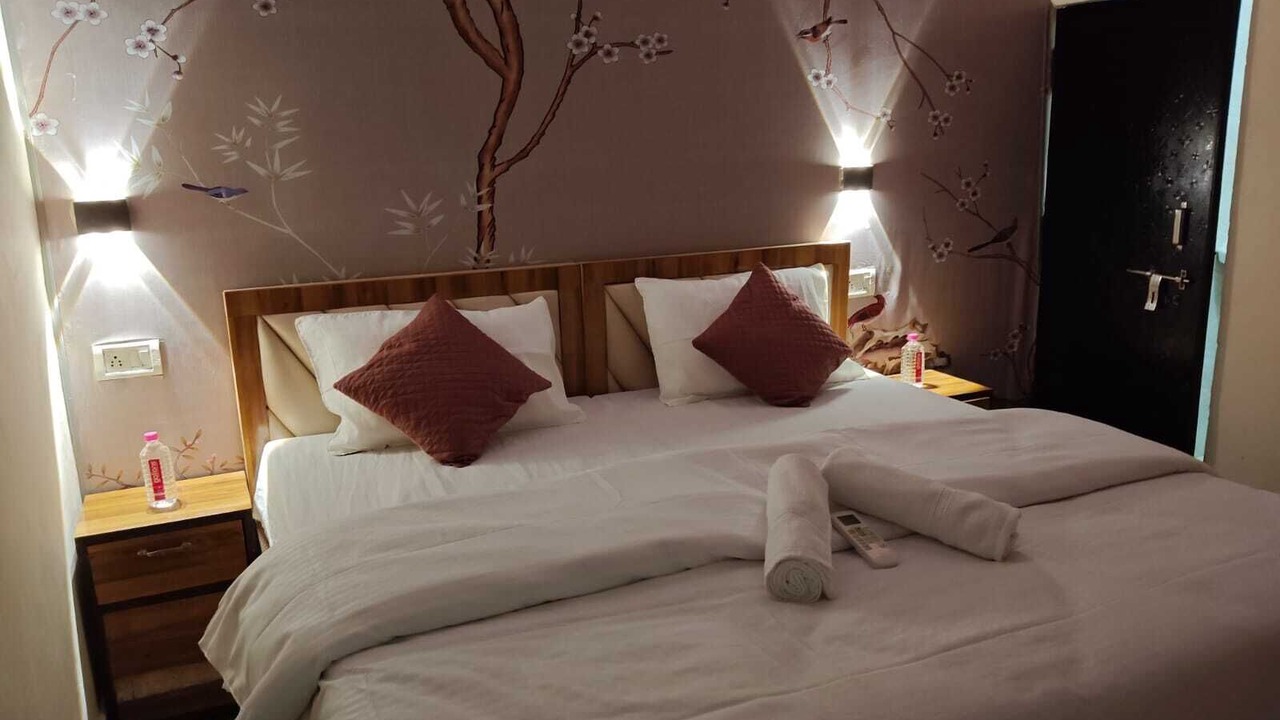 Photo of Bedroom in Taj Ganj