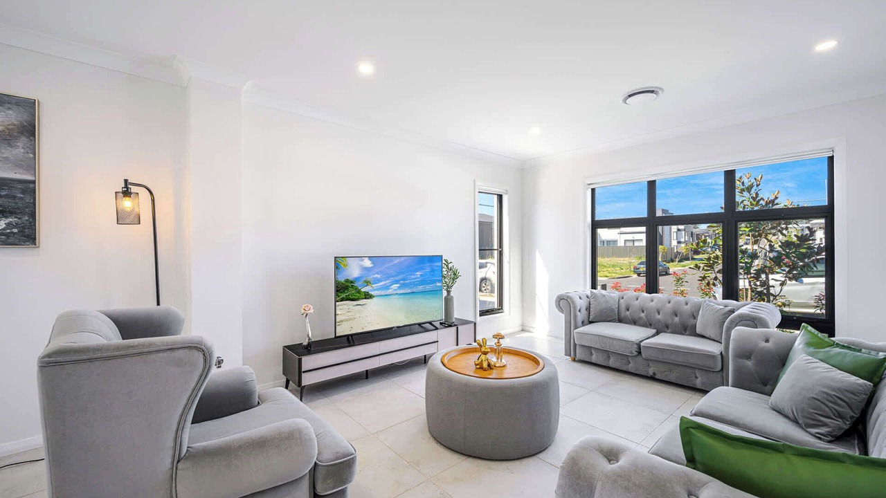 Photo of Livingroom in Denham Court
