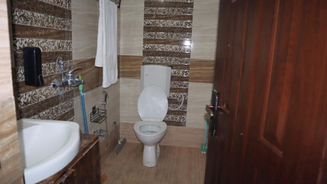 Photo of Bathroom in Mahmoorganj