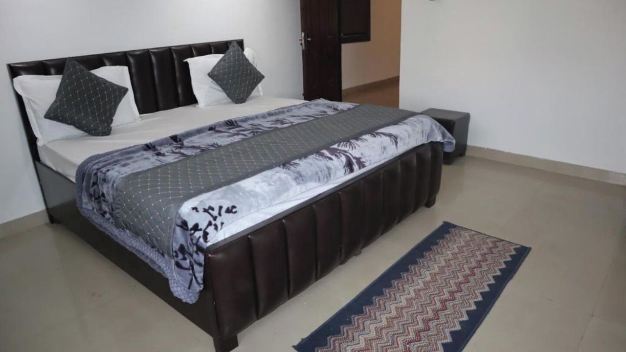Photo of Bedroom in Mahmoorganj