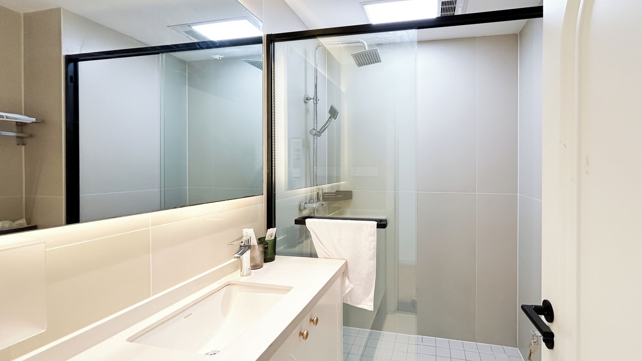 Photo of Bathroom in Downtown Shanghai