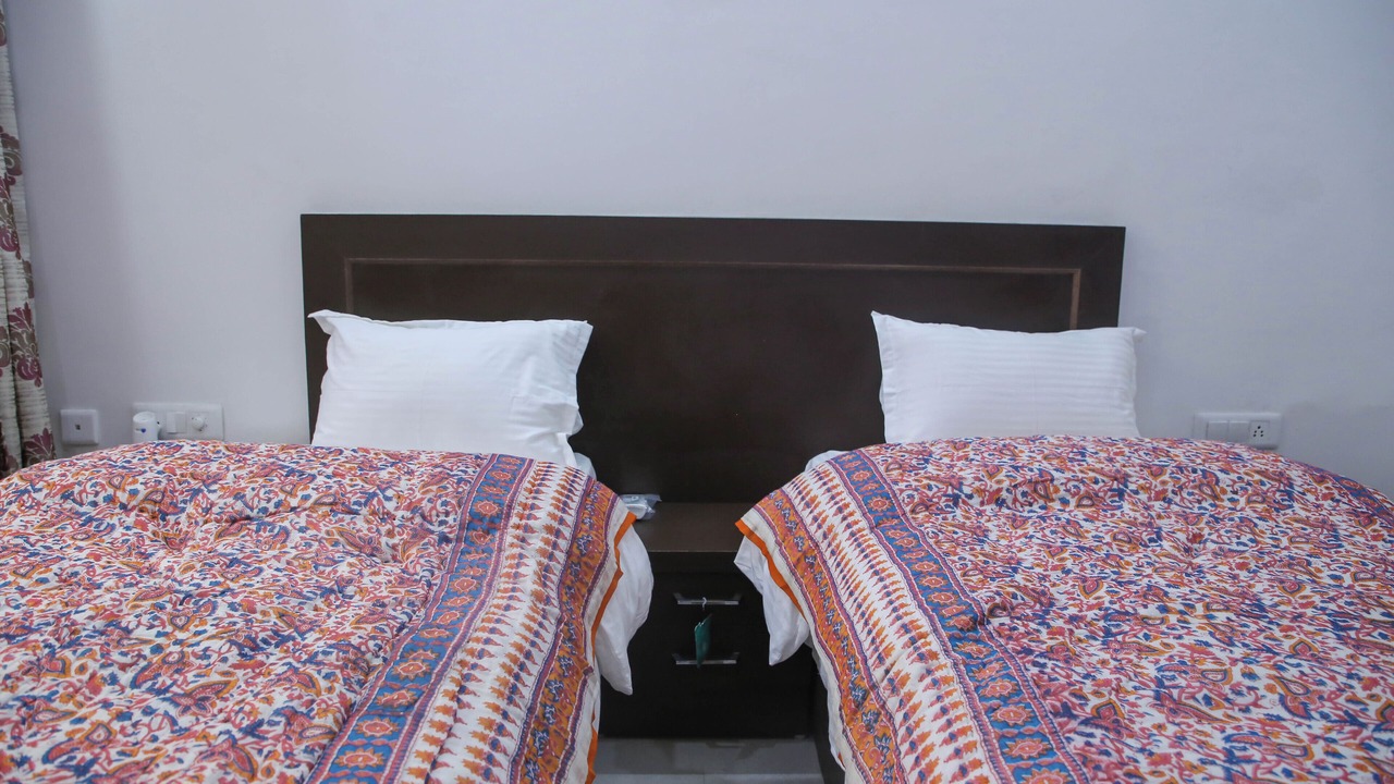 Photo of Bedroom in Taj Ganj