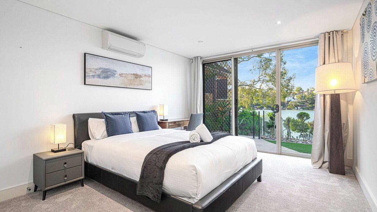 Photo of Bedroom in Oyster Bay