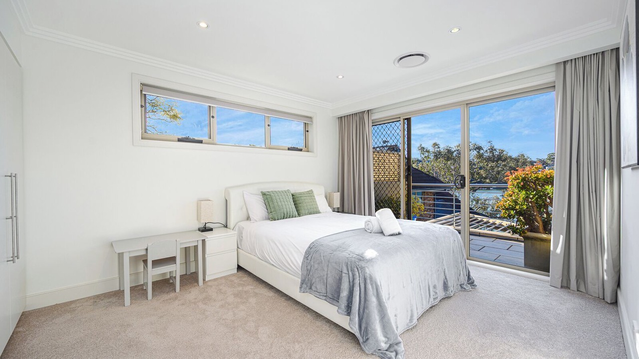 Photo of Bedroom in Oyster Bay