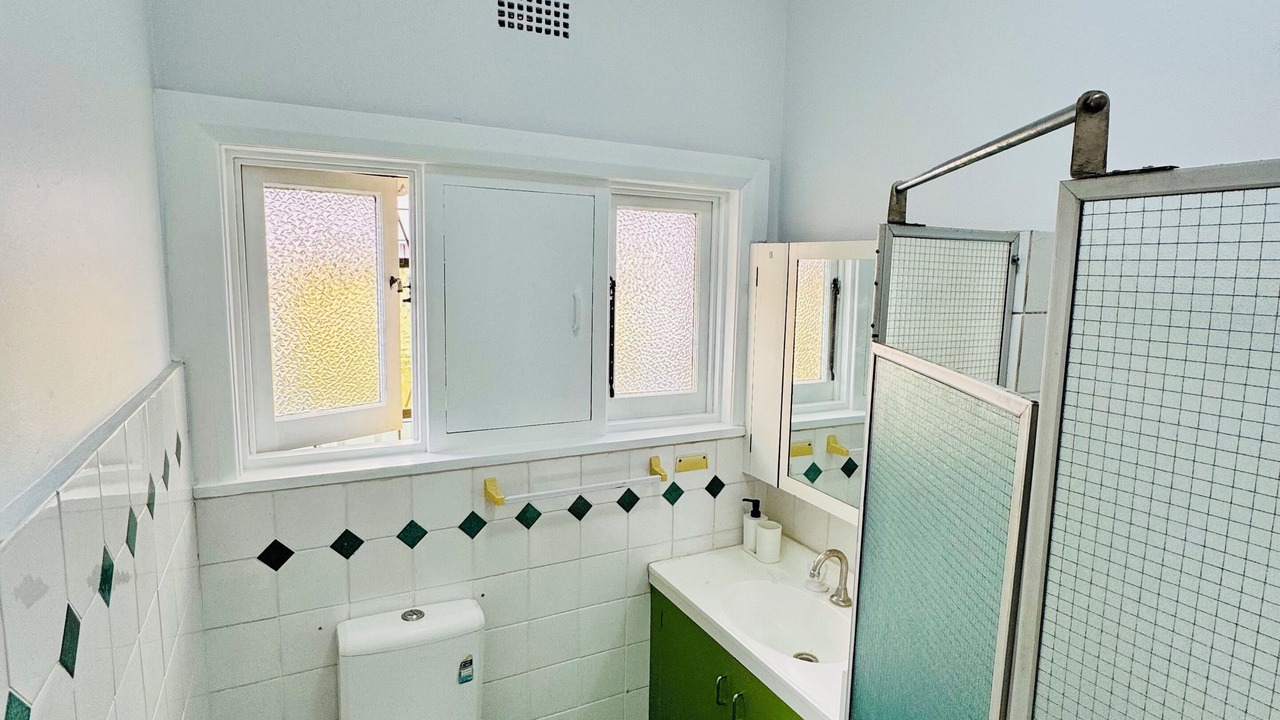 Photo of Bathroom in Rockdale