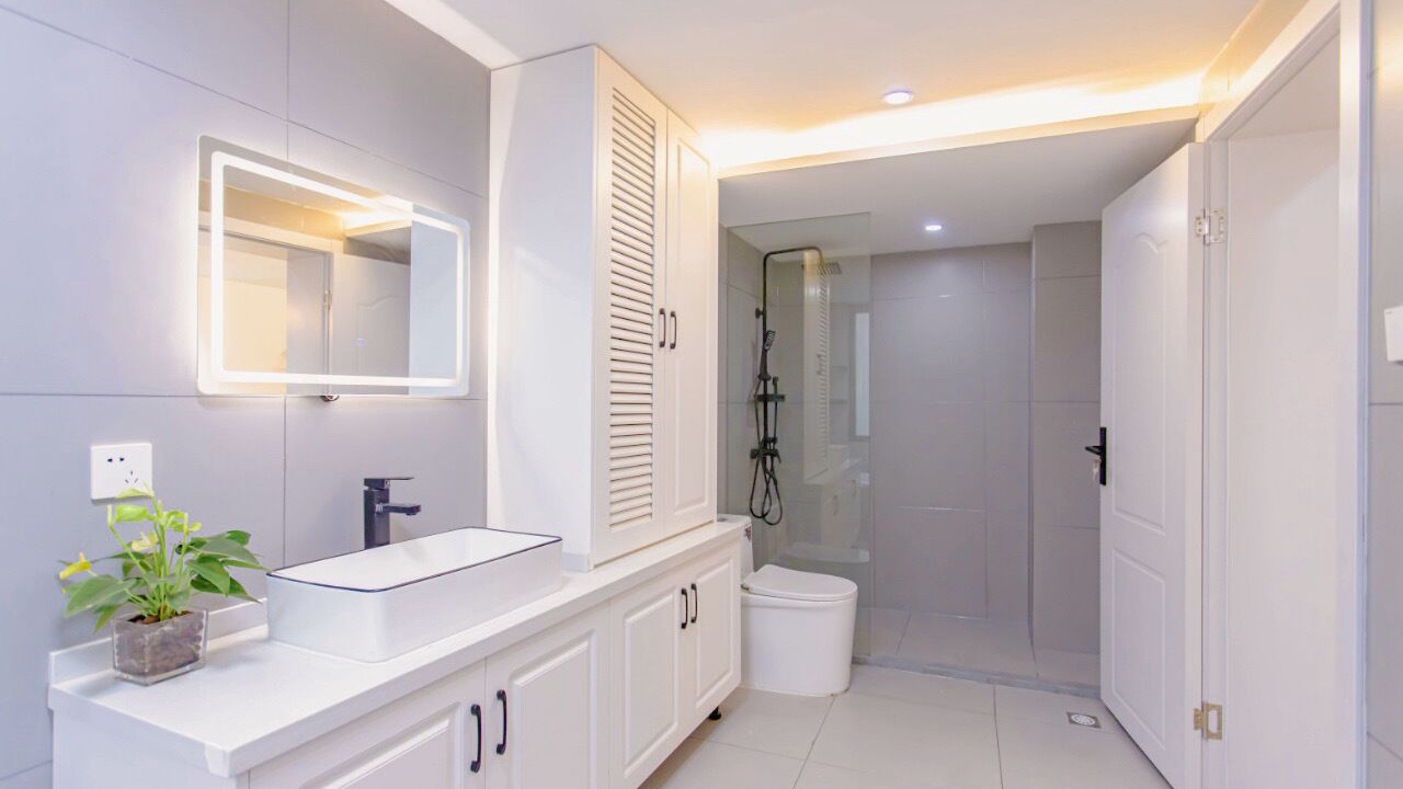 Photo of Bathroom in Downtown Shanghai