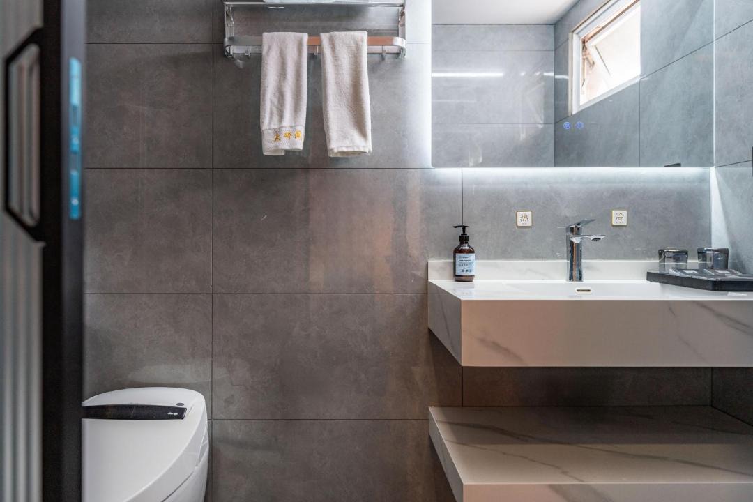 Photo of Bathroom in Dayan Old Town