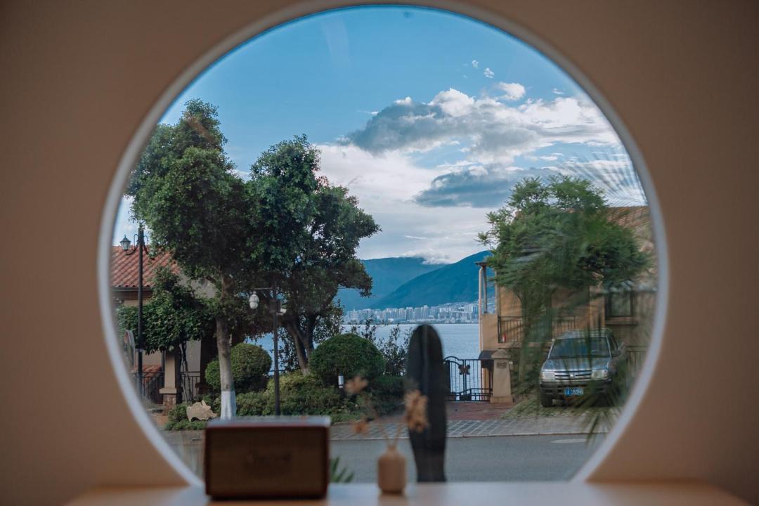 Photo of Others in Dali