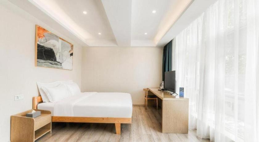 Photo of Bedroom in Dong Hu Lake