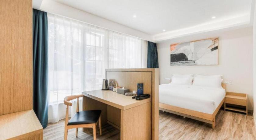 Photo of Bedroom in Dong Hu Lake