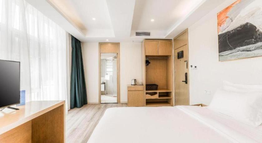 Photo of Bedroom in Dong Hu Lake
