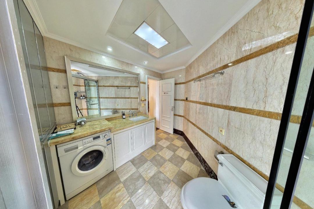 Photo of Bathroom in Lujiazui