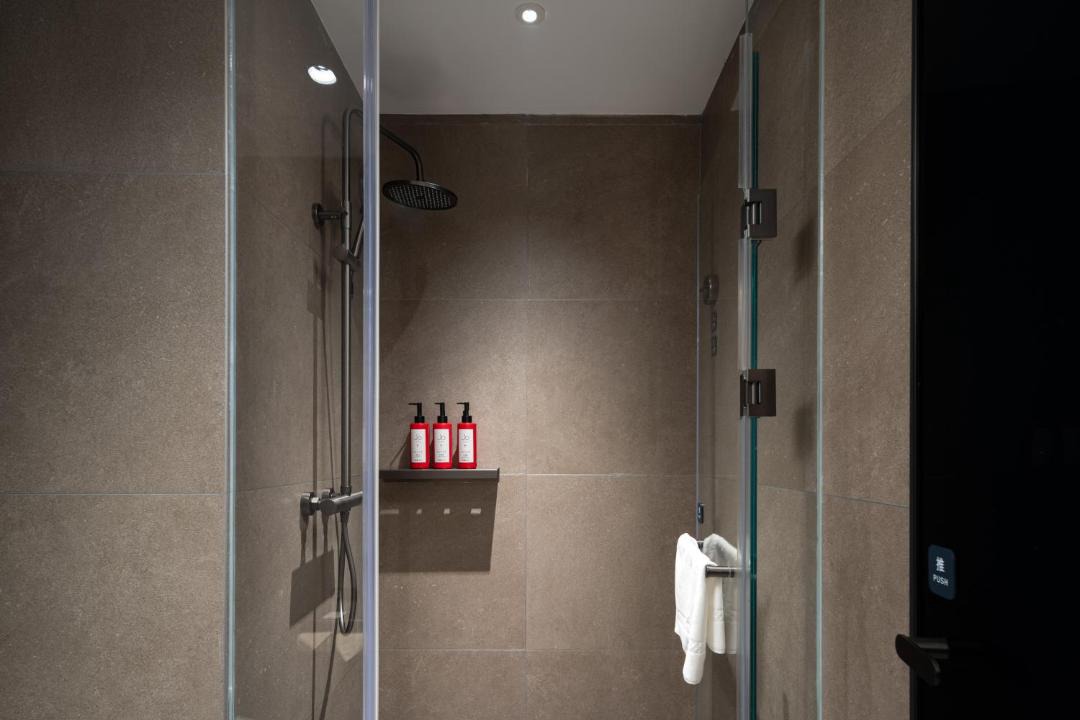 Photo of Bathroom in Haining Road