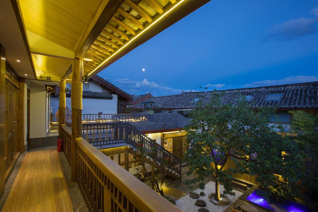 Photo of Patio Balcony in Dayan Old Town