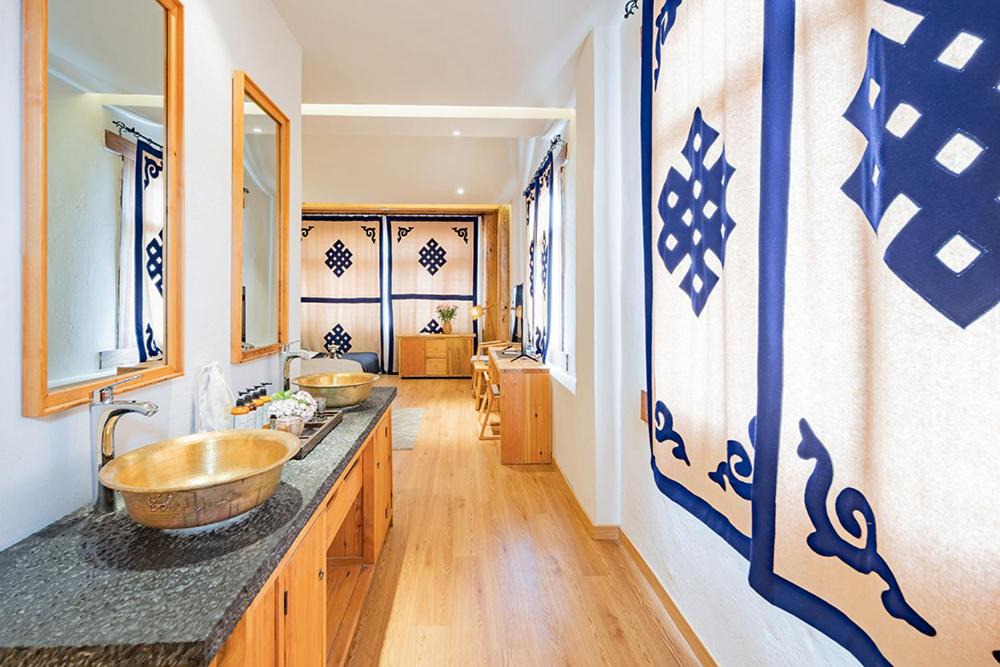 Photo of Bathroom in Shangri-La
