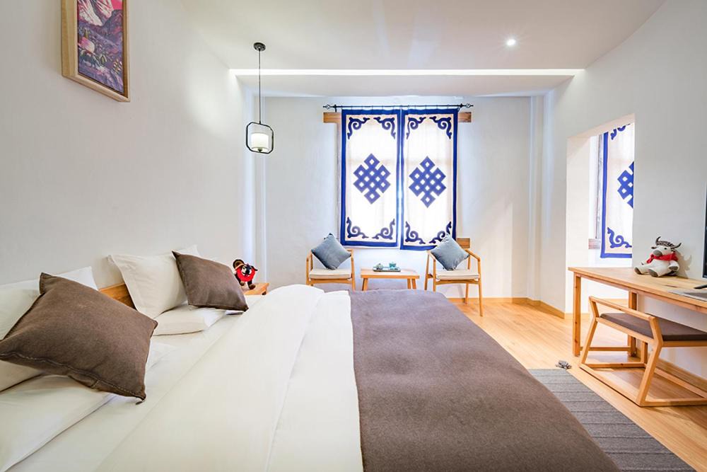 Photo of Bedroom in Shangri-La