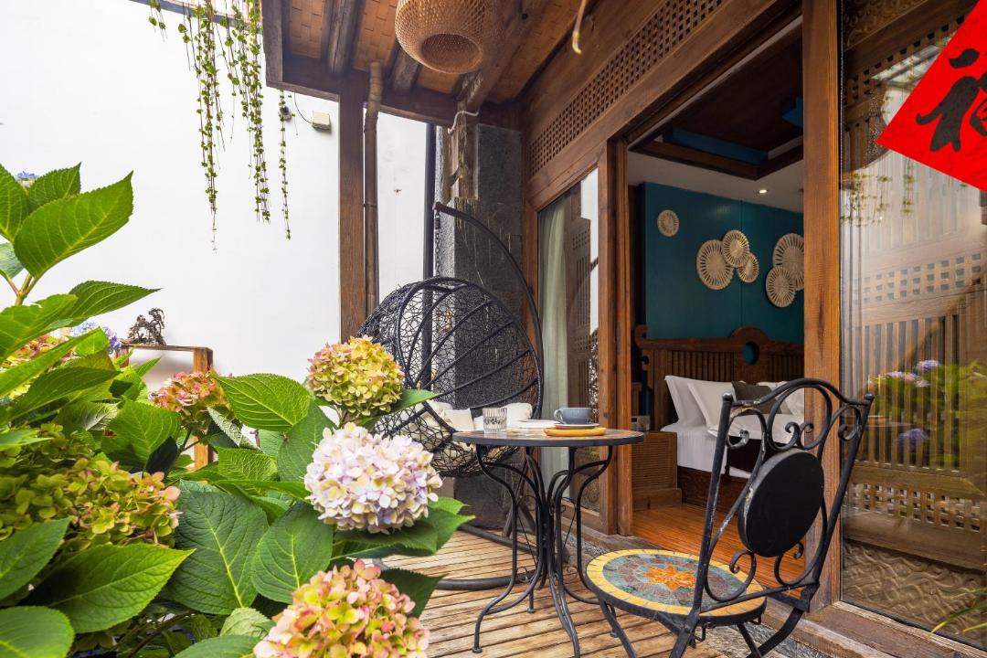 Photo of Patio Balcony in Dayan Old Town