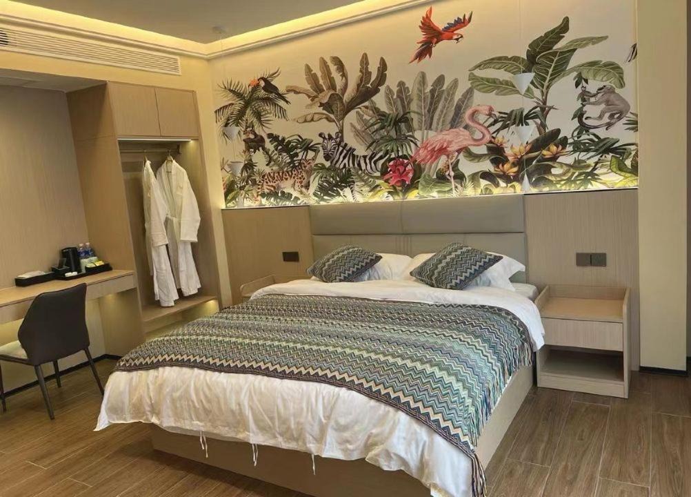 Photo of Bedroom in Mile
