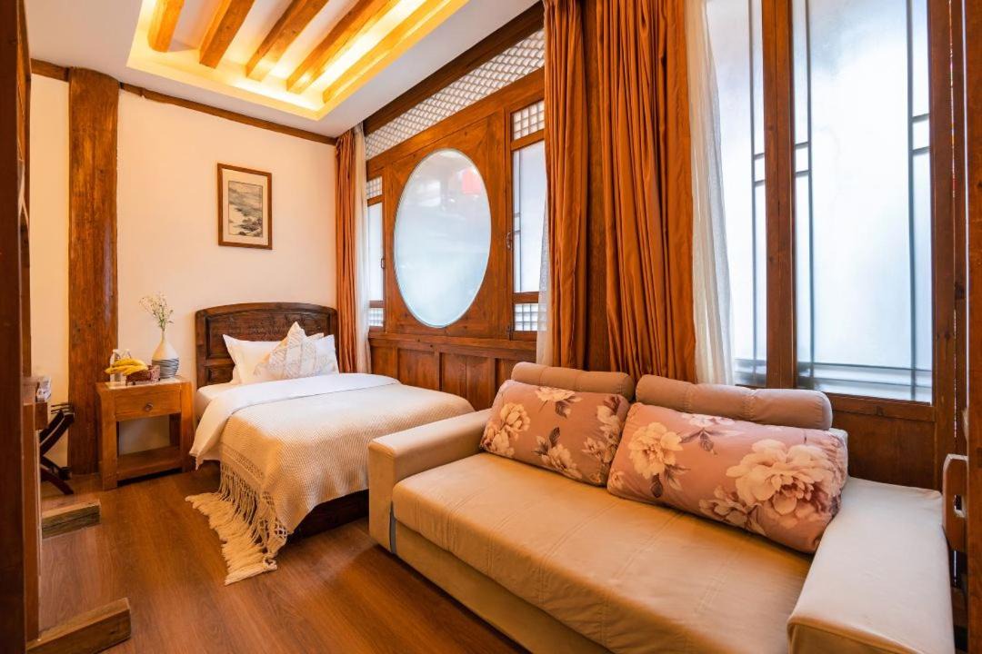 Photo of Bedroom in Dayan Old Town